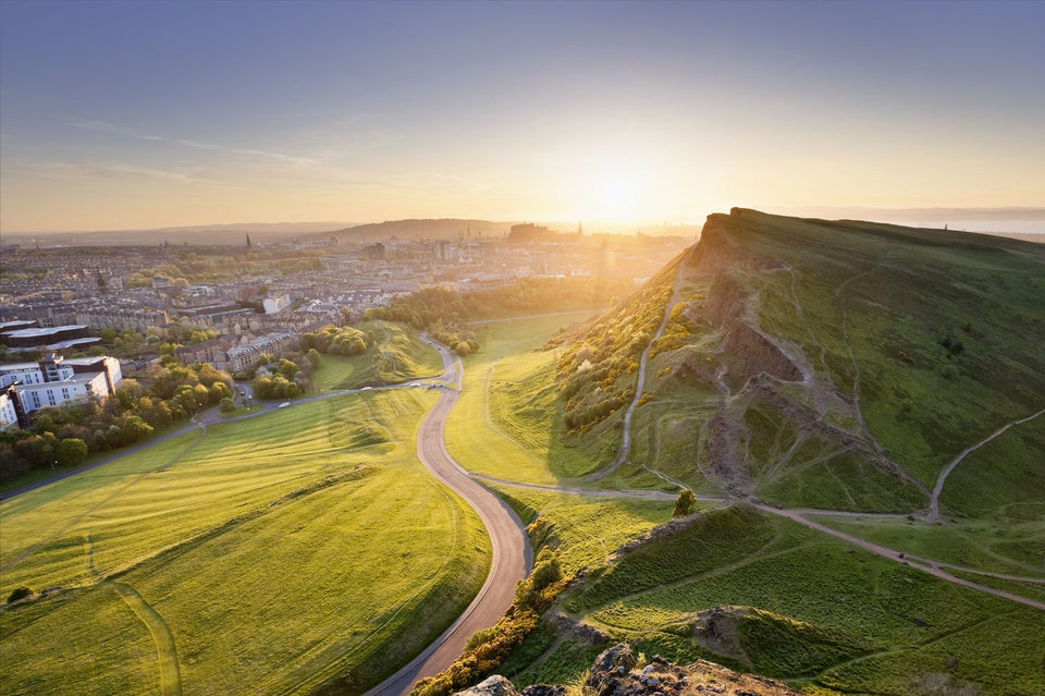 Picture_E_Holyrood_Park.jpg - 72959