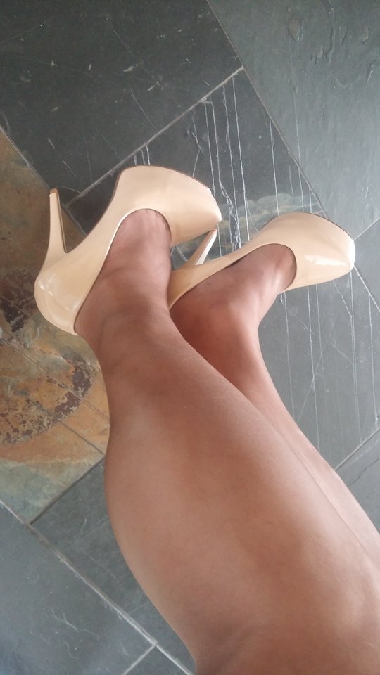 Another Lazy Sunday ❤. Which shoes is your fav ? - MartinkaCross