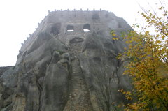 ruiny zamku w Odrzykoniu.jpg