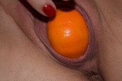 ktoś ma ochotęę na pomarańczę.jpg