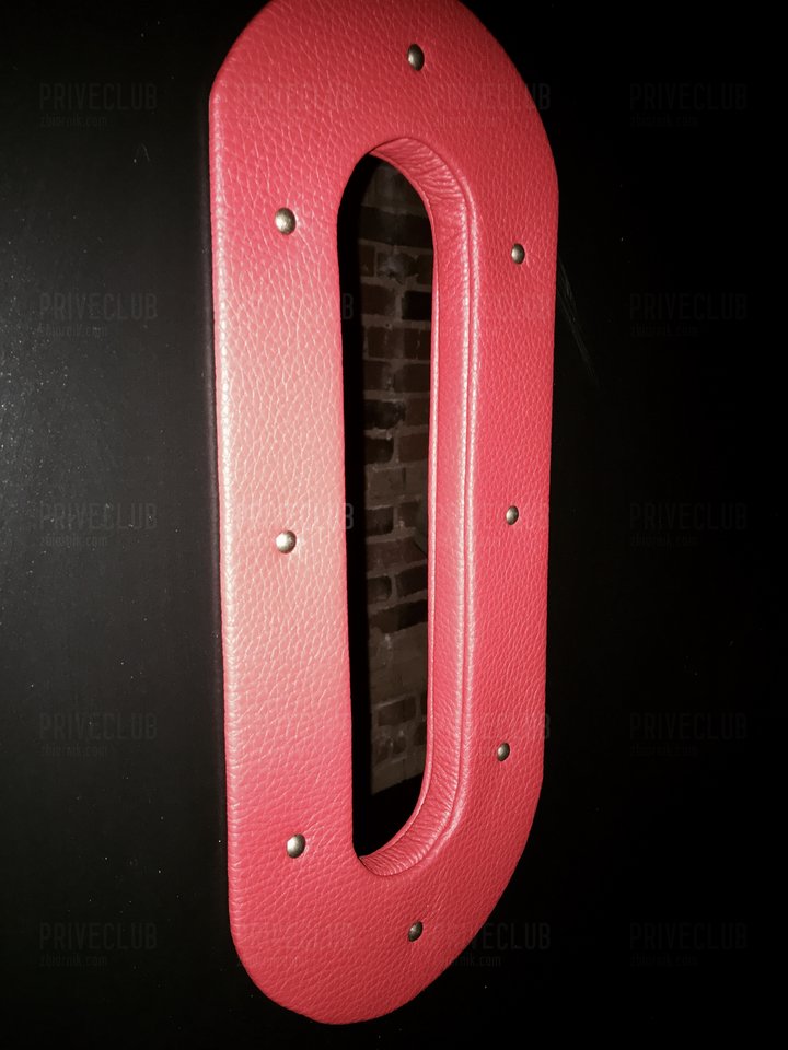 Dziura oralium Prive - w zbliżeniu  - PriveClub