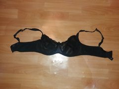 Biustonosz 005 - Czarny.jpg