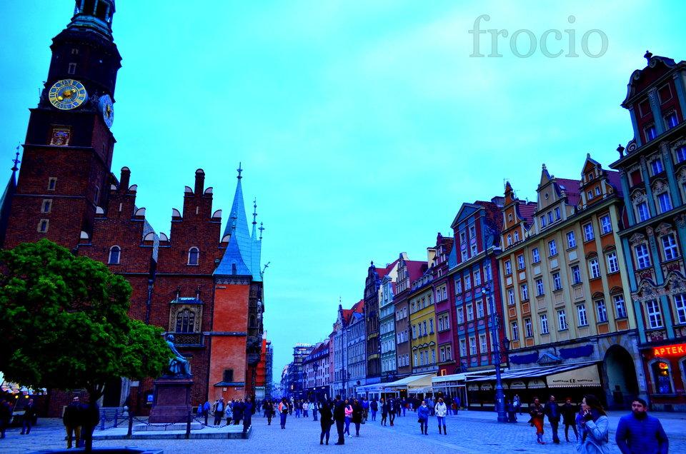 Wrocław - miasto ściemniaczy i bajkopisarzy. - frocio