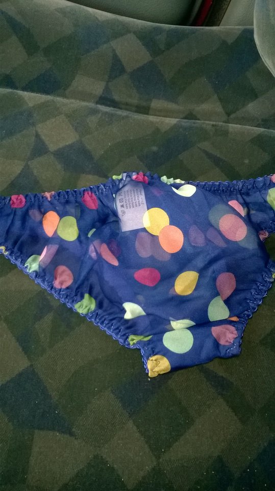 moze  ktos ma ochote zalac majtki mojej - apaszka777