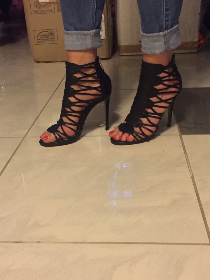 Nowe letnie buty dla Suki... kto pierwszy zalewa? - uleglapara