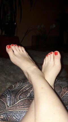 moje stópki jak się podobają :) może ktoś poliże 