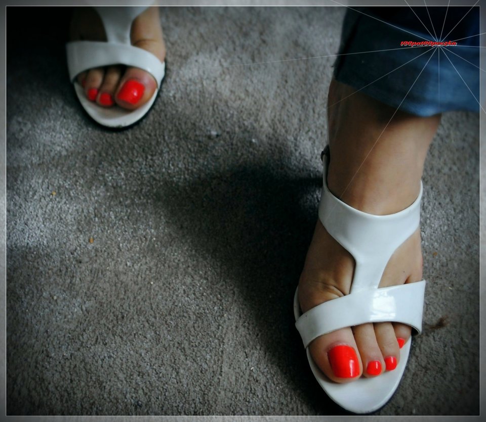 białe klapeczki 99 - 100pa100peczka