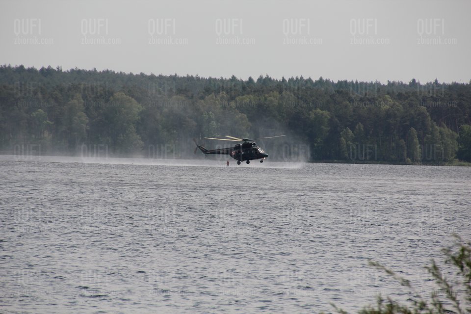 Desant na nagą plażę w Bronisławowie - qufi