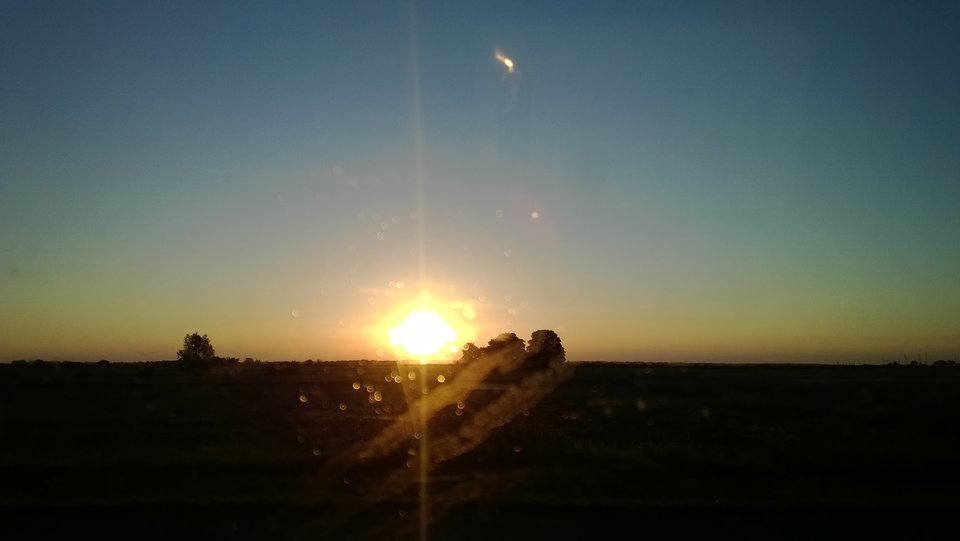 Bladym świtem - Ratl