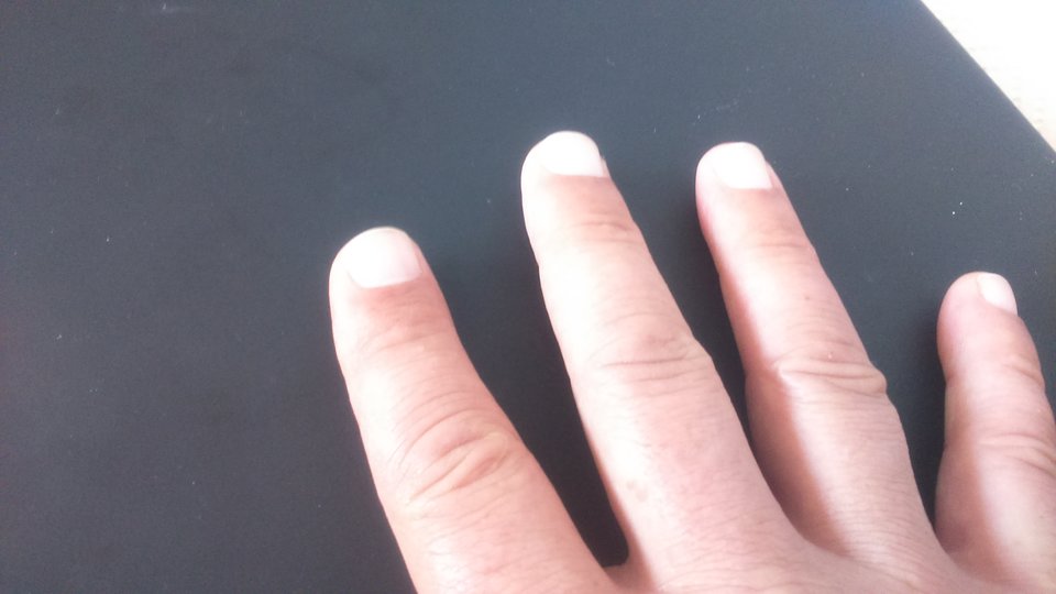 Odświeżenie pazurków - Tomtomek1960