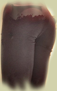 obcisle spodnie bokiem.jpg