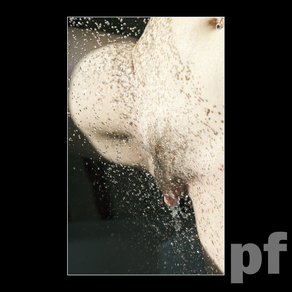 IGRASZKI POD PRYSZNICEM - panfoto