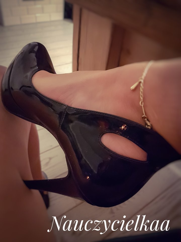 Szpilka.... - Nauczycielkaa