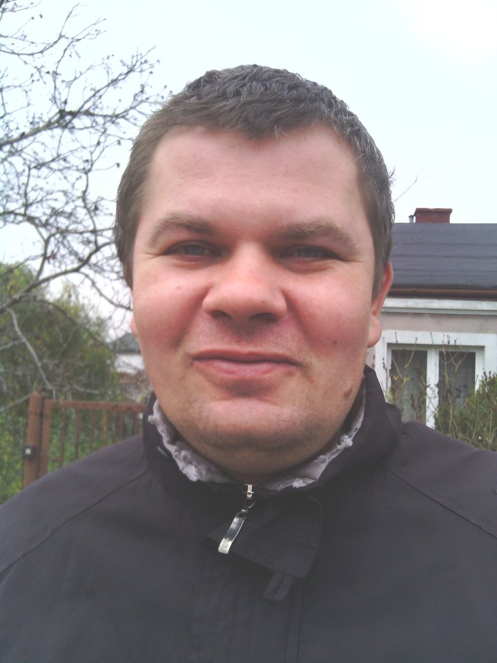 IMG_20131102_Przed domem. - KrzysiekL1979