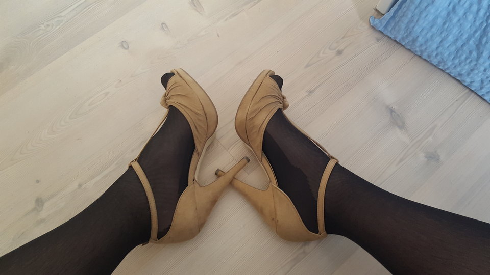 20171016_122754.jpg - Pantyhose1122