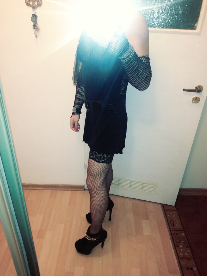 20171227_160715_Film3.jpg - AngelaCrosdress