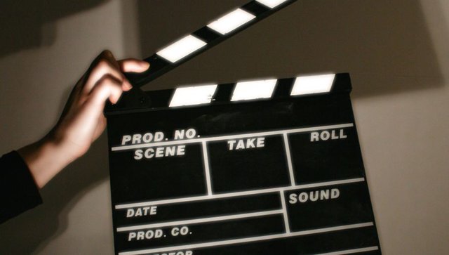 klaps.jpg - Gregory85