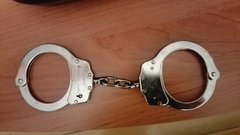 Kajdanki dla spragnionej suczki :-)