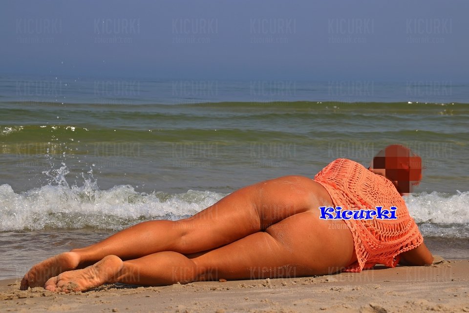 Jakby nie patrzeć i tak d...pa z tyłu.JPG - kicurki