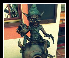 Bo głupio być niebieskim ludzikiem 😁 to bedzie chochlik😁