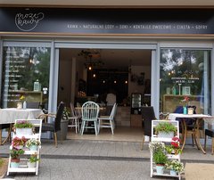 Może Kawy? Może, przyjedź więc nad morze