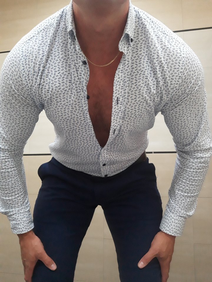 20180725_204512.jpg - MaleEscortVIP