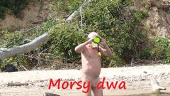 W morzu i nad morzem.