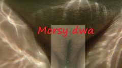 Pod wodą.