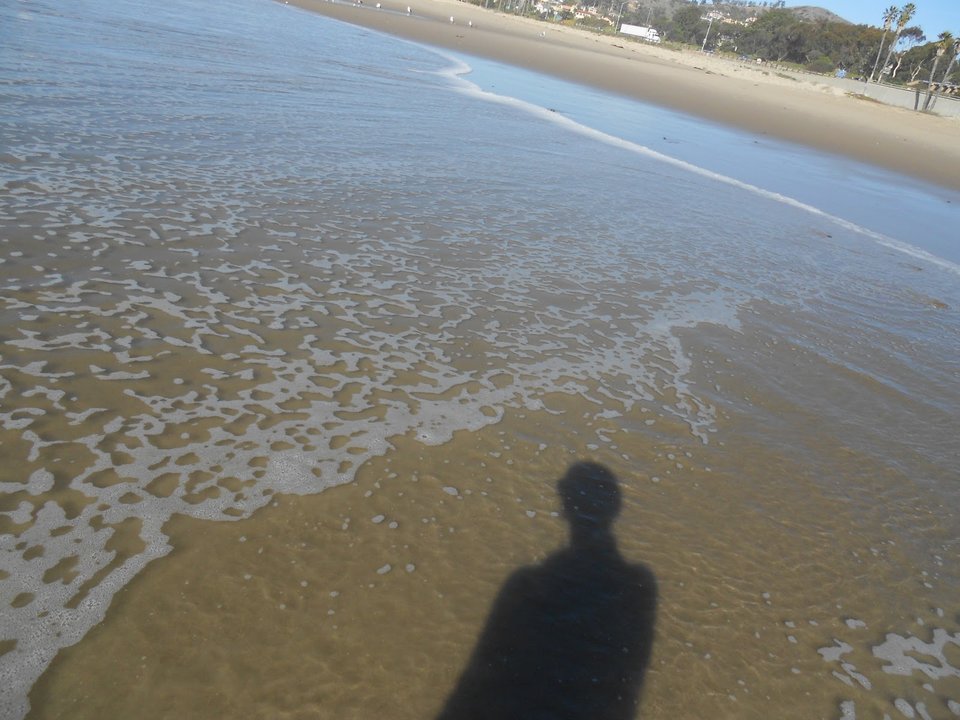 010512 shadow in the water.JPG - WaszChristianGrey