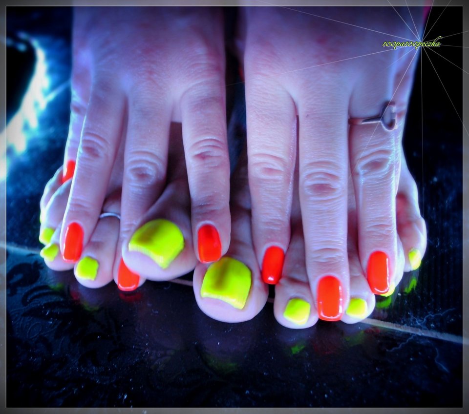 Neon Yellow #77 - 100pa100peczka