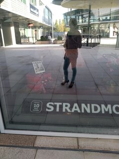 Zgadnijcie czyje to odbicie ? ;)