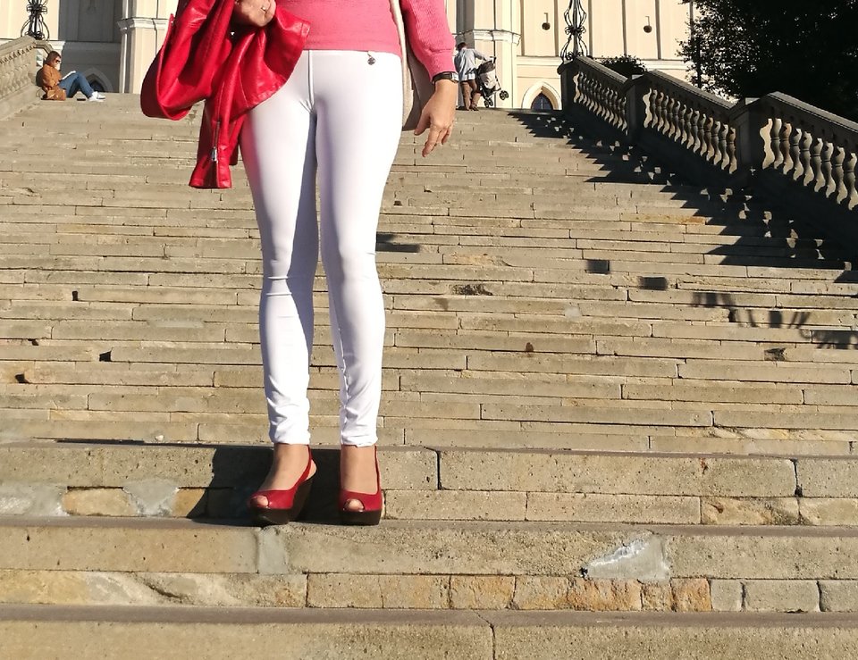 lubie pokazac opietą cipke publicznie.jpg - sexiass30