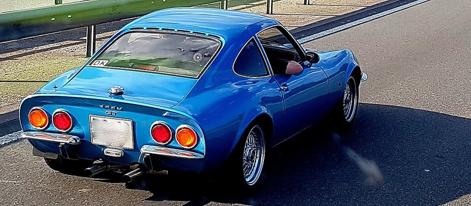 Piękny Opel GT w trasie 2 - frocio