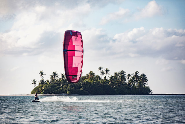 kitesurfingkite.jpg - vigon