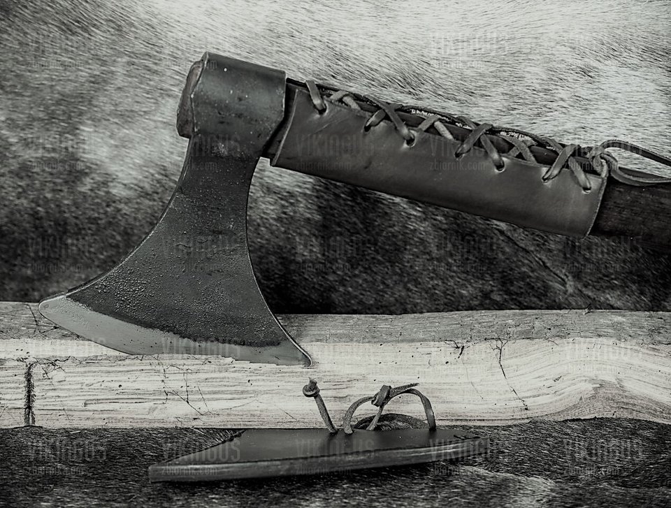 topór.jpg - Vikingus