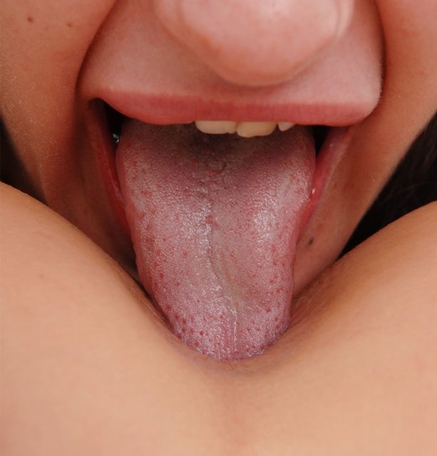 język w dupie. W obydwie strony. To lubię :) - KoneserDewiacji