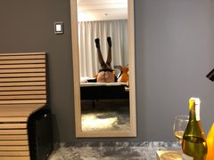 Grzeczna czy... grzeszna suka...? Którą chcecie...? :)