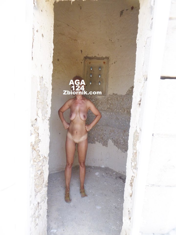 Wchodź do środka Tu nas nikt nie będzie widział.. - aga124