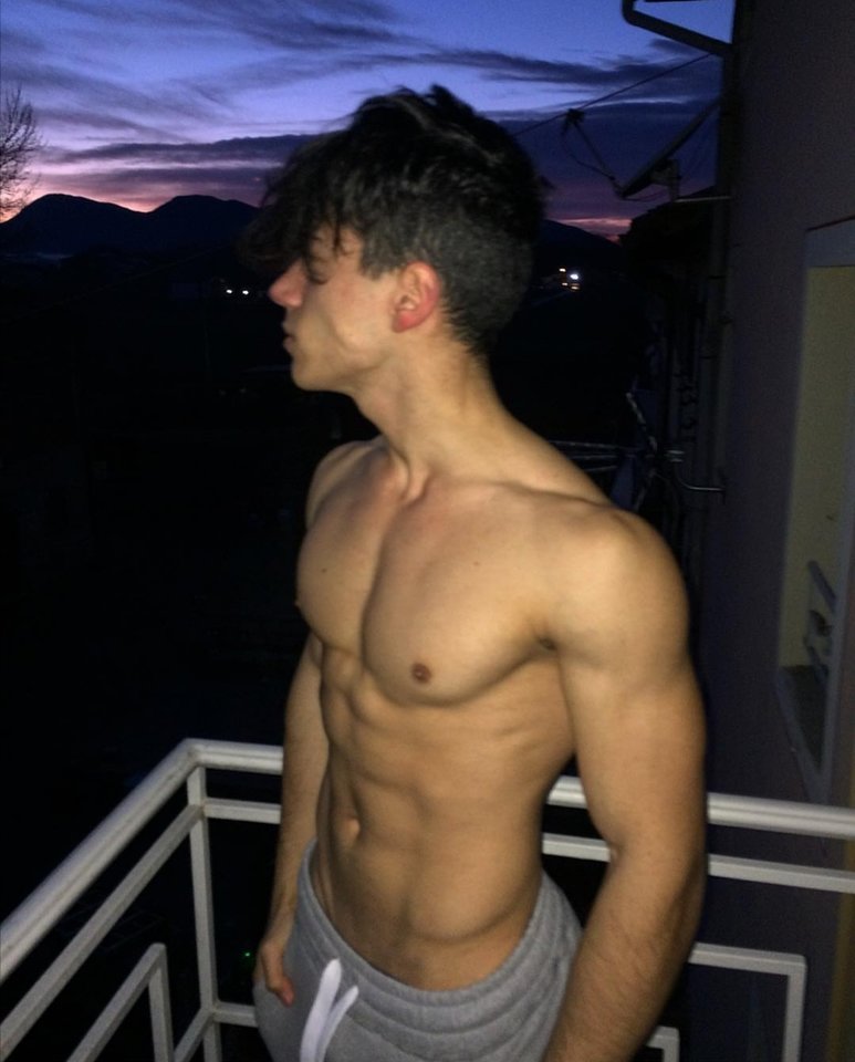 2 - Twinky669