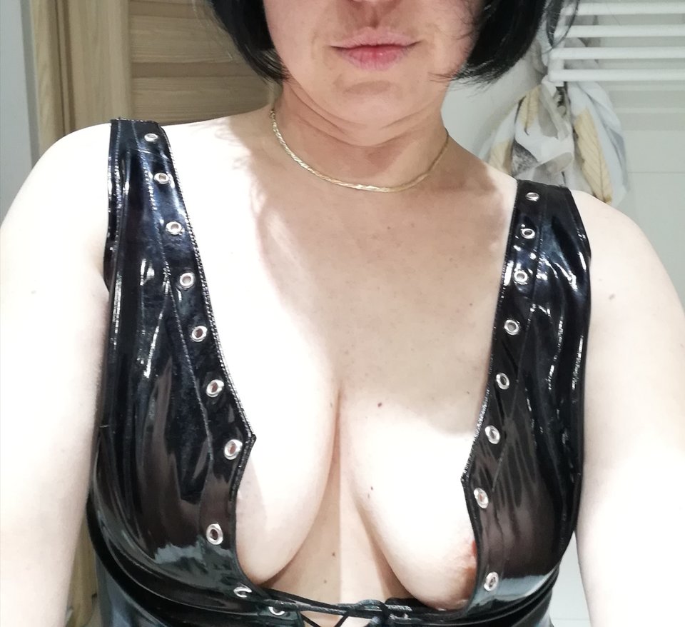 szczuję cycem 😋 - blackmeg