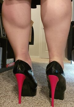 first-time-ever-cross-dressing-found-heels-in-my-size-and-v0-2ee