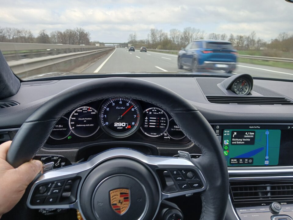 1000046913.jpg - NOCNY_JEZDZIEC_80