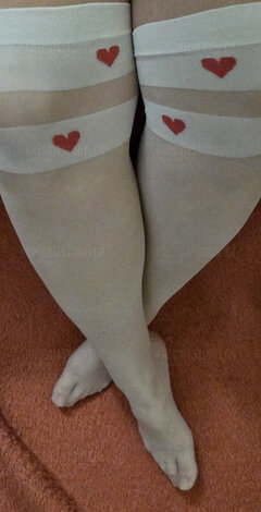 Białe podkolanówki