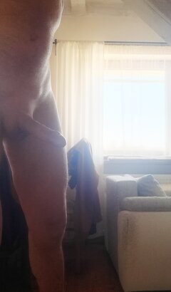 Poranek taki słoneczny, a tu trzeba iść do pracy 🫤