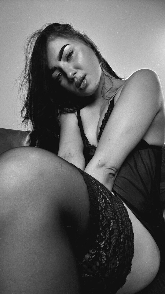 4C3547C2-6DF0-4883-A9E8-531BFF500A49.jpeg - GOLDEN_QUEEN