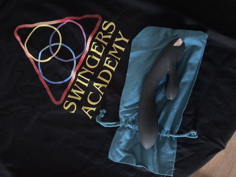 Może któraś z pań ma ochotę przetestować..? - SwingersAcademy