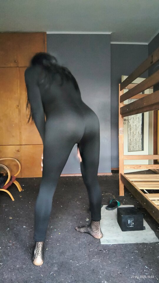 32c0993e-ba9e-42c8-a31a-1f2fffbd6106-1_all_955.jpg - CD_Pussy