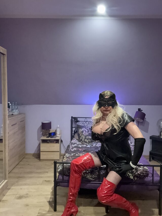 HotAnia77