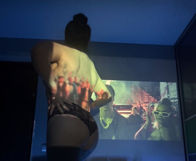 Kris_and_Damn_in_the_car