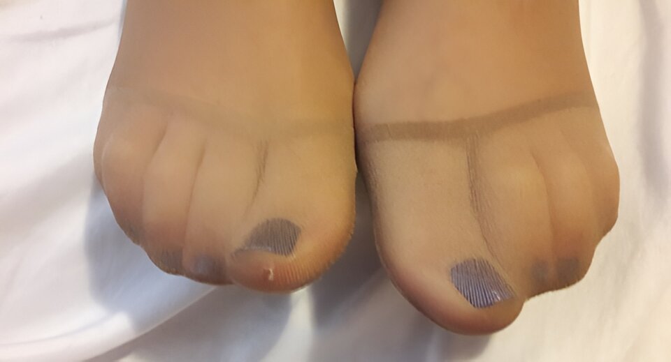 1000039723.jpg - Nylonfoot1